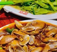 Sauce-Braised Mussels and Clams