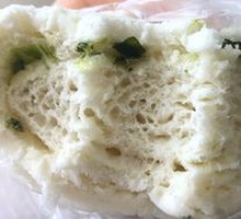 Flower-shaped steamed bun