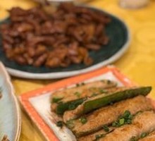 Stuffed and Pan-Fried Chili Peppers