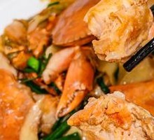 Stir-fried Ginger and Scallion Crab