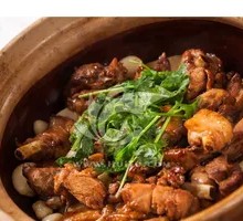 Spare Ribs and Chicken Claypot Rice