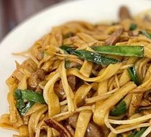 Stir-fried Chicken Offal with Rice Noodles
