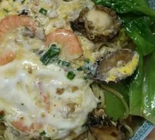 Steamed Rice Noodles with Fresh Shrimp and Oysters