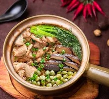冬菇滑鸡煲仔饭
