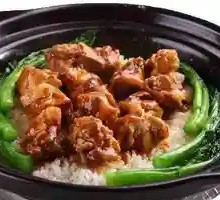 Pork and Spare Ribs Claypot Rice