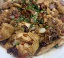 Braised Chicken with Red Onion