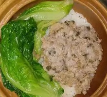 Braised Pork with Preserved Vegetable in Clay Pot Rice