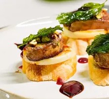 Pan-Fried French Foie Gras Caramelized Apple Toast