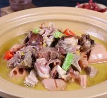 Cured Pig's Trotter Stewed with Lake Lotus Root