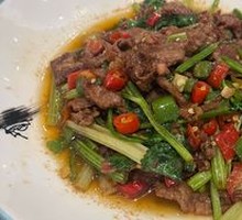 Stir-Fried Beef with Yellow Onion