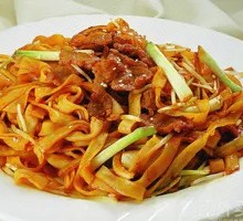 Stir-Fried Beef Rice Noodles