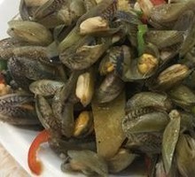 Golden Herb Stir-fried Clams