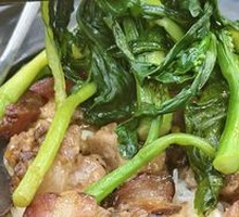 Braised Pork Ribs with Preserved Meats in Clay Pot Rice