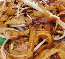 Chef's Stir-Fried Beef Rice Noodles