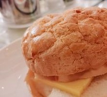 Traditional Pineapple Bun with Butter
