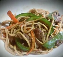 Black Pepper Beef Noodles