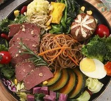 Low Fat. Black Forest Sauce Beef Buckwheat Noodles