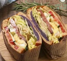 Whole Wheat Sirloin Steak Sandwich