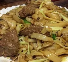 Stir-Fried Beef Rice Noodles