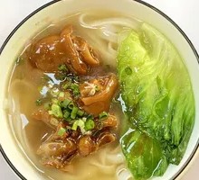 Pork Knuckle Rice Noodles