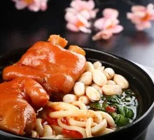 Pork Knuckle Noodles