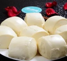 White Steamed Bun