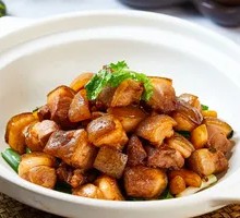 Braised Fragrant Piglet