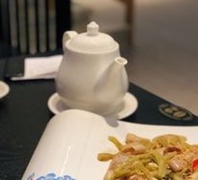 Sour Cabbage Stir-fried Pork Intestines