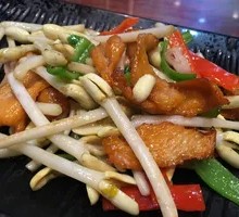 Peanut Sprout Stir-fried with Native Pork