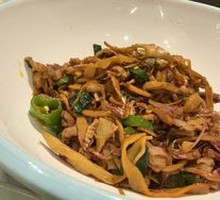 Shredded Bamboo Shoots with Tofu and Pork Stir-fry