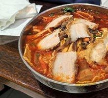 Stir-Fried Snail Noodles