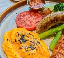 Versailles Brunch