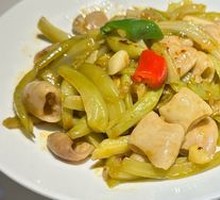 Sour Cabbage Stir-Fried Intestines