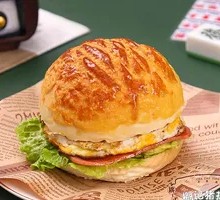 Pengji Egg Pineapple Bun