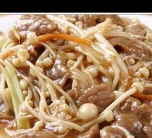 Stir-fried Beef with Enoki Mushrooms