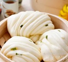 Steamed Buns with Scallions