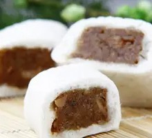 Cantonese Sticky Rice Roll