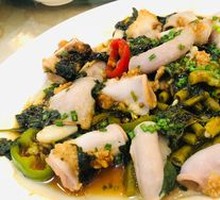 Steamed Bamboo Intestine with Purple Perilla and Garlic