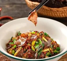 Stir-fried Garlic Greens with Preserved Beef