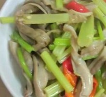 Stir-fried Pig's Tripe with Celery