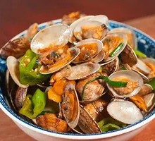 Sauce-Steamed Clams