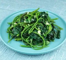 Stir-Fried Sweet Potato Leaves with Garlic