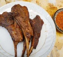 Charcoal-Grilled Lamb Ribs