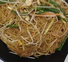Pork Soup Stir-Fried Rice Noodles