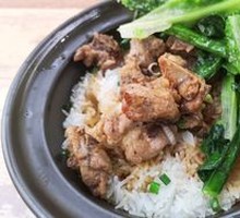 Steamed Spare Ribs with Black Bean Sauce in Clay Pot Rice