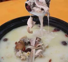 Pig's stomach chicken soup