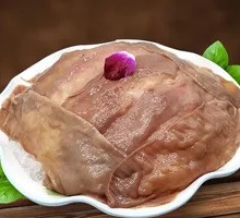 Sliced Pork Kidney with Big Knife