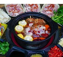 Five-Fingered Fig Chicken Pot