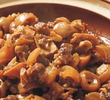 Braised Oxtail with Medicinal Herbs