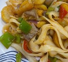 Potato and Beef Stir-Fried with Knife-Sliced Noodles